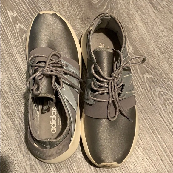 Adidas Tubular - Picture 2 of 3